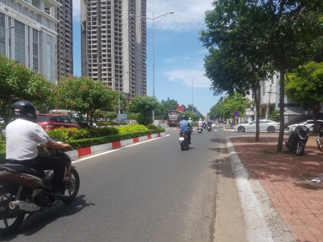 Cho thuê mặt bằng 100m2 đường Nguyễn Thái Học, VT giá 10 triệu