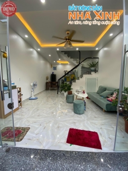 CĂN NHÀ Ở ĐẦU CÁT LINH  HẢI AN
LH