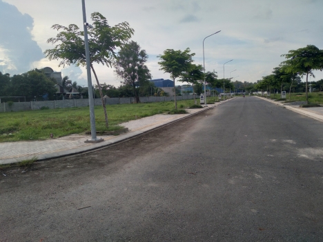 cân bán đất nền nhà liền kề Khánh Bình, Tân Uyên, Bình Dương.