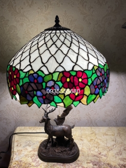 Giao lưu đèn bàn tiffany họa tiết hoa leo