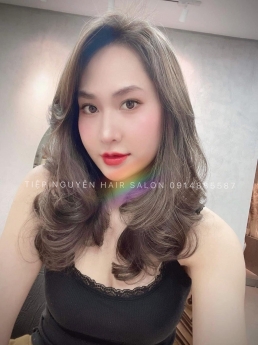Nhuộm tóc màu nâu tây kết hợp uốn tóc xoăn sóng lơi Tiệp Nguyễn Hair Salon