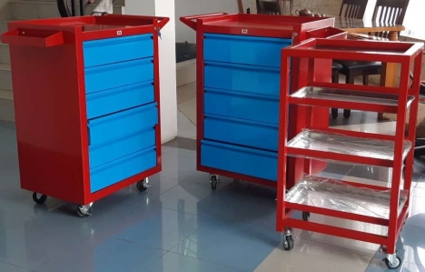 Xe đẩy chứa dụng cụ