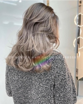 Nhuộm tóc màu nâu tây đẹp tôn da siêu sáng với tông màu khói Tiệp Nguyễn Hair Salon