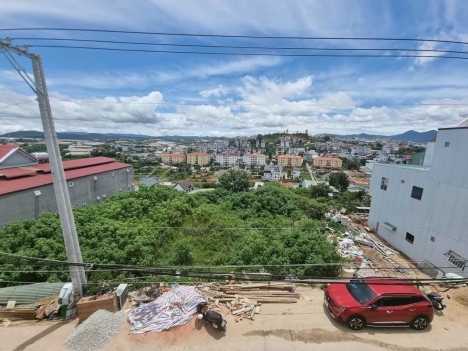 CẦN BÁN NHÀ MẶT TIỀN ĐƯỜNG NGÔ QUYỀN P6 ĐÀ LẠT