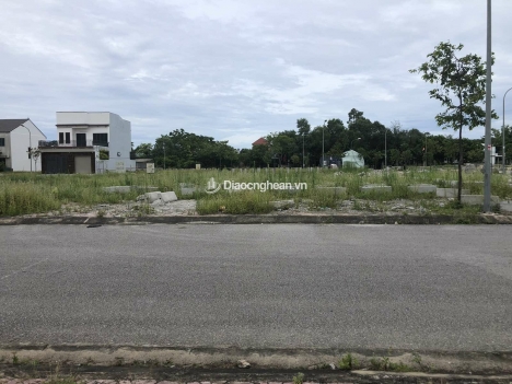 Bán đất đấu giá quy hoạch đẹp đường 16 M xóm 5 xã Nghi Phú giá tốt nhất thị trường