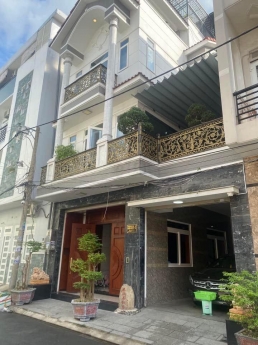 nhà đường số 47  kế bên chợ dt 4,5x18m 2,5 tấm 7,78 tỷ cần bán gấp