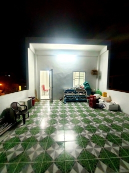 Bánh nhà mặt tiền 3 tầng Tú Quỳ mới xây vào ở ngay