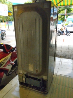 Thanh lý tủ lạnh Hitachi 335 lít , gia đình đang sử dụng