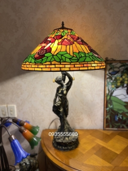Giao lưu đèn bàn tượng hợp kim