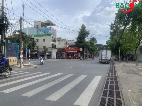 Bán nhà  DT 176m2 đường ô tô P. Bình Đa giá chỉ 7ty5