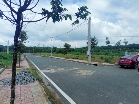 Bán gấp đất 5x20m sổ hồng riêng. Công chứng ngay trong tuần giá 550tr