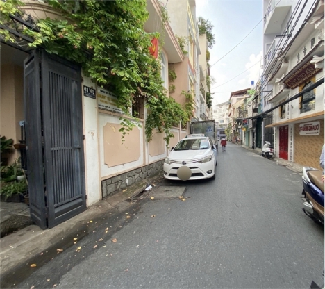 Diện tích khủng! Bán nhà HXH Huỳnh Văn Bánh, P11, PN. DT 7x20m (135m2) - chỉ 18,5 tỷ TL