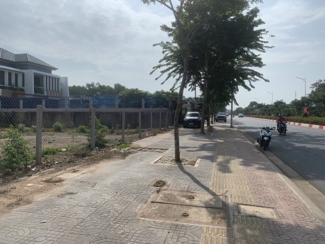 bán lô đất mặt tiền đường võ thị sáu . bà rịa