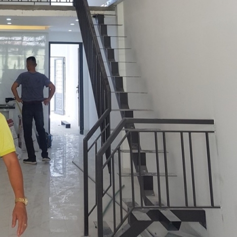 Bán nhà mê lửng đúc Nguyễn Công Hoan kiệt ô tô 4m gần bến xe