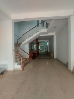 Bán nhà 4 tầng mặt tiền Nguyễn Tri Phương kinh doanh tốt