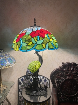 Đèn bàn tiffany họa tiết hoa chân hạc