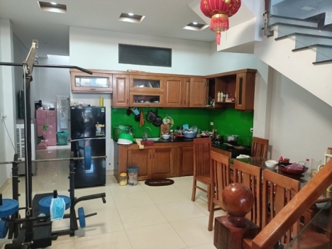 Bán nhà 2 tầng kiệt Trần Đình Tri, sát biển Nguyễn Tất Thành