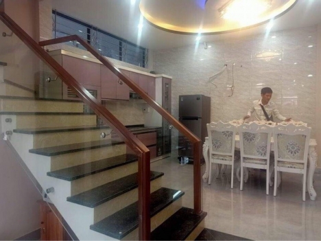 N132   Chính chủ gửi bán căn Nhà 4 tầng mặt đường ở 193 VĂN CAO  (2 mặt thoáng)    LH