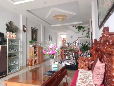 CẦN BÁN NHÀ ĐẸP TRÊN ĐƯỜNG TRẦN PHÚ PHƯỜNG 3 ĐÀ LẠT