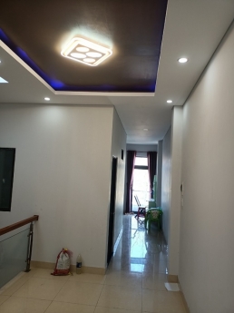Bán nhà 2 tầng kiệt Trần Đình Tri, sát biển Nguyễn Tất Thành