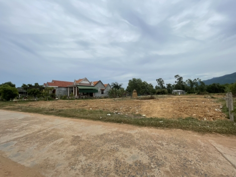 Đất phân lô 1870m2 chỉ 1tr7 m2, ohuf hợp phân lô tại Ninh Quang, Khánh Hòa