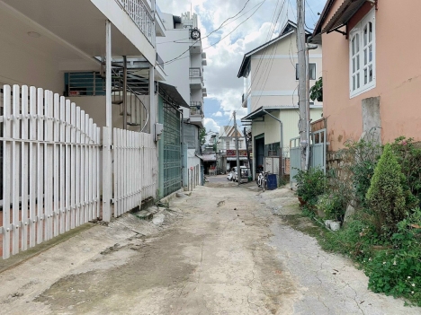 CẦN BÁN GẤP LÔ ĐẤT ĐƯỜNG PHÙ ĐỔNG THIÊN VƯƠNG P8 ĐÀ LẠT GIÁ 5 TỶ