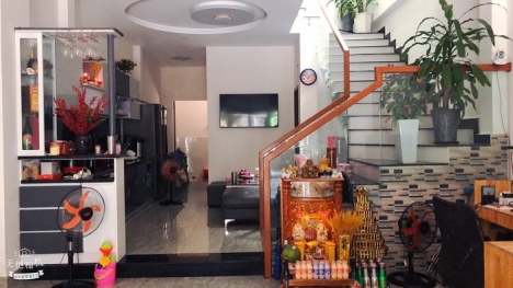 Bán nhà Lý Thái Tông 2 tầng mặt tiền đường nhựa vào ở ngay