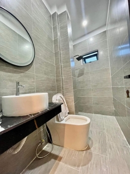 Bán nhà Lý Thái Tông 2 tầng mặt tiền đường nhựa vào ở ngay
