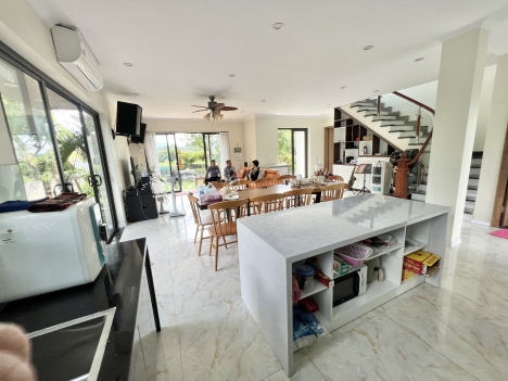 Siêu phẩm Biệt thự Villa Lương Sơn, 1000m2, Bể Bơi, Sân Vườn, giá 8 tỷ -