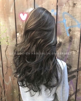 Tóc xoăn sóng lơi nhẹ nhàng - Tiệp Nguyễn Hair Salon