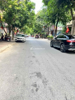 Bán nhà 2 tầng sạch đẹp mặt đường Trần Thủ Độ phường Trường Thi