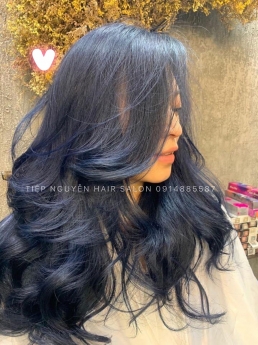 Tóc uốn sóng lơi ngang vai, kiểu tóc được mọi cô nàng yêu thích - Tiệp Nguyễn Hair Salon