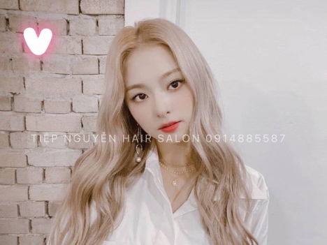 Tóc uốn sóng lơi ngang vai, kiểu tóc mang lại vẻ nữ tính mà dịu dàng - Tiệp Nguyễn Hair Salon