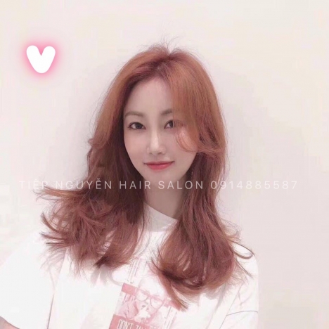 Tóc uốn sóng lơi nhẹ nhàng ngang vai - Tiệp Nguyễn Hair Salon