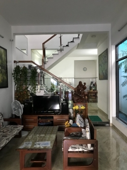 Bán nhà mặt tiền Nguyễn Công Hoan 2 tầng kinh doanh tốt