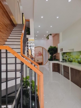 Chỉ 5,59 tỷ TL .Bán nhà 2 lầu siêu đẹp mới leng keng thông đường trực tiếp ra Nguyễn Ái Quốc, và