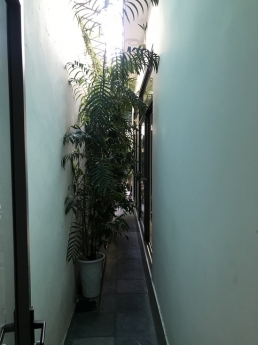 Bán nhà mặt tiền Nguyễn Công Hoan 2 tầng kinh doanh tốt