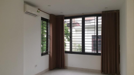 Cho thuê nhà riêng 4 tầng 11tr Phố Bồ Đề, Long biên