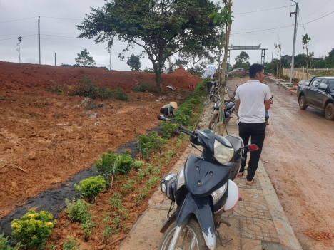 Khu dân cư nghỉ dưỡng đầy đủ tiện ích , gần chợ , trường học ,đường lớn xe hơi ,sổ riêng công chứng