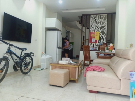 cần cho thuê nhà đối diện trường Việt pháp, full đồ, 15tr