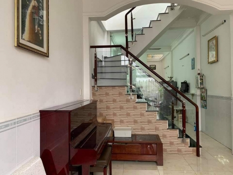 Bán Gấp Nhà Hồ Đắc Di, Tân Phú, 63m2, 2 Tầng, Chính Chủ Lâu Năm Giá Chỉ 5 Tỷ 2 Đầu Tư Đỉnh