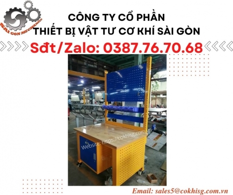 Bàn thao tác công nghiệp - Bên hông có tấm treo dụng cụ