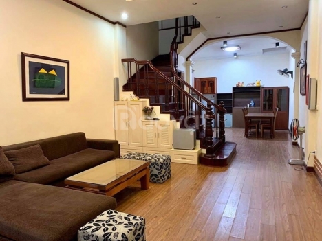 Bán gấp nhà Núi Thành, Hải Châu, 60m2, 3 Tầng, Tặng nội thất, 4.7 tỷ