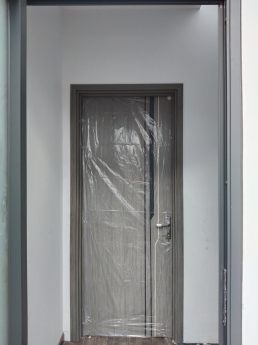 Cửa nhựa gỗ composite thực tế | Tại công trình ở tp.hcm
