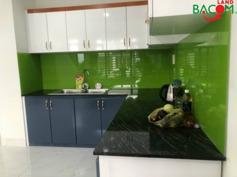 -Giá chỉ3,3 tỷ TL.Bán nhà 1 trệt 1 lầu mới leng keng, đường xe hơi, 69,2m2, SHR, thổ cư 100%, P.Tân