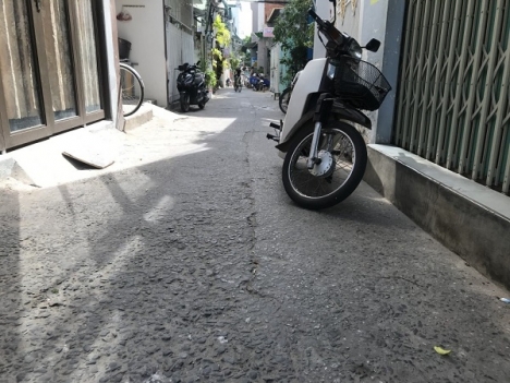 Bán nhà 2 mặt kiệt  ô tô Núi Thành