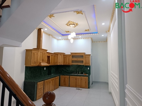 Nhà 1 trệt 2 lầu MẶT TIỀN kinh doanh Hóa An, Biên Hòa, đường 13m