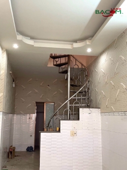 Giảm mạnh, nhà  lầu SHR thổ cư đường ô tô 5,6*13,5 (P. Trung Dũng) chỉ 2,9 tỉ