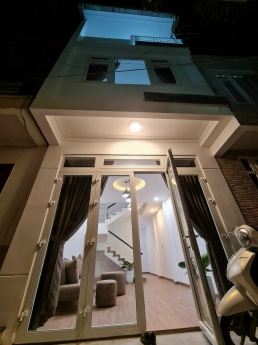 CẦN BÁN NHÀ MỚI ĐƯỜNG HAI BÀ TRƯNG PHƯỜNG 6 ĐÀ LẠT GIÁ 5,5 TỶ