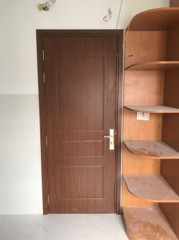 Cửa nhựa gỗ composite thực tế | Tại công trình ở tp.hcm